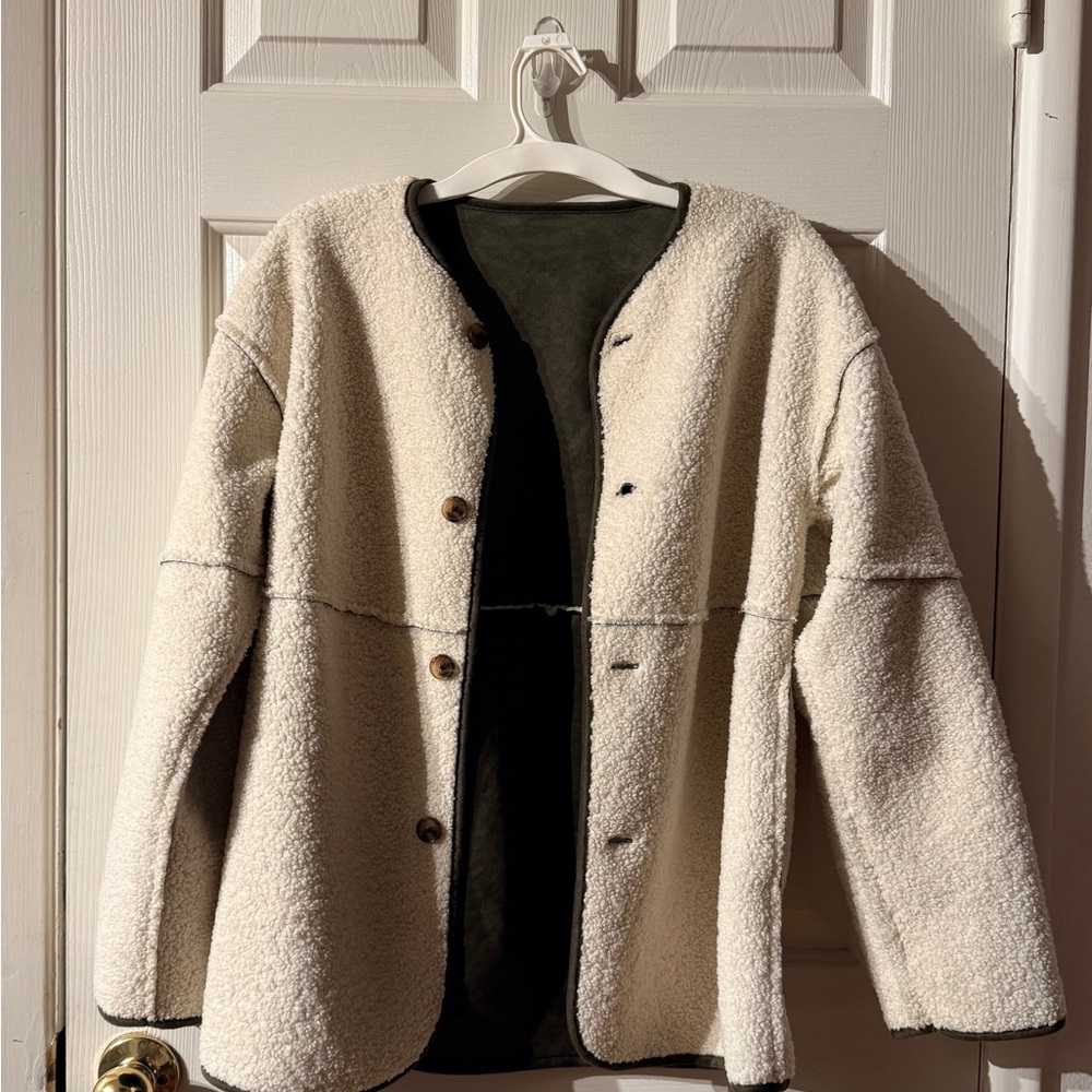 Banana Republic Reversible Cream Sherpa Bomber / Olive Green Jacket